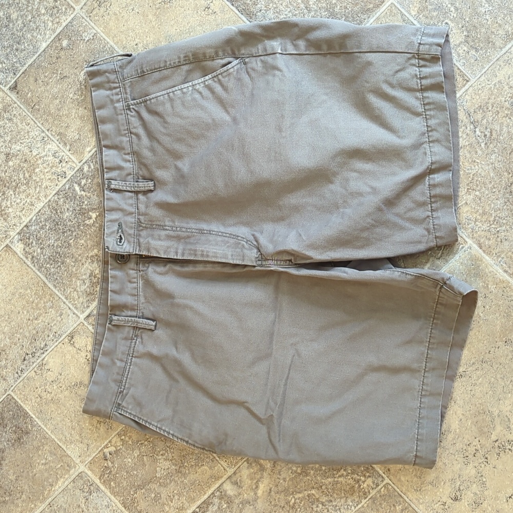 Shorts - Picture 3 of 4